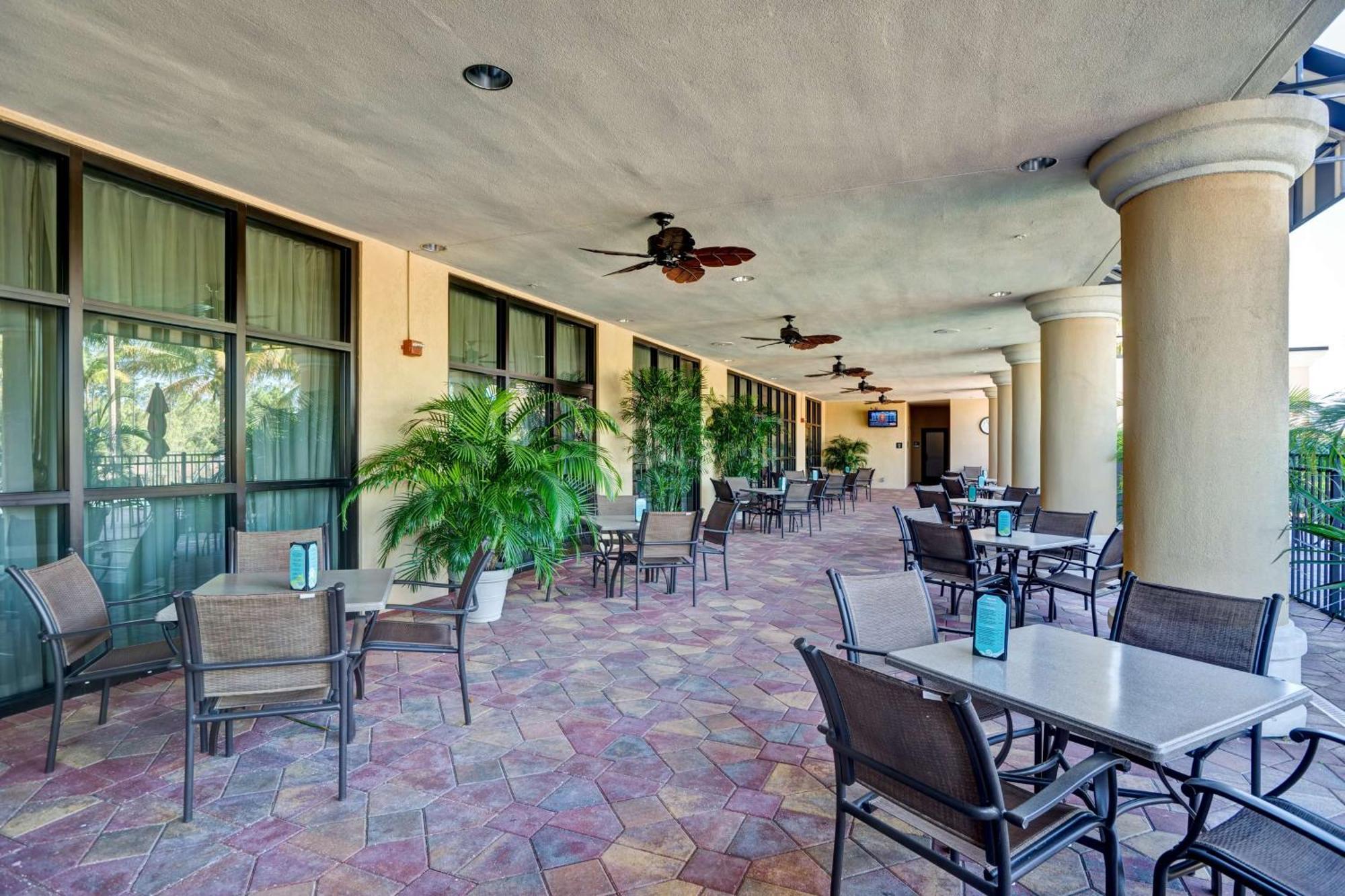 Embassy Suites Fort Myers - Estero Dış mekan fotoğraf