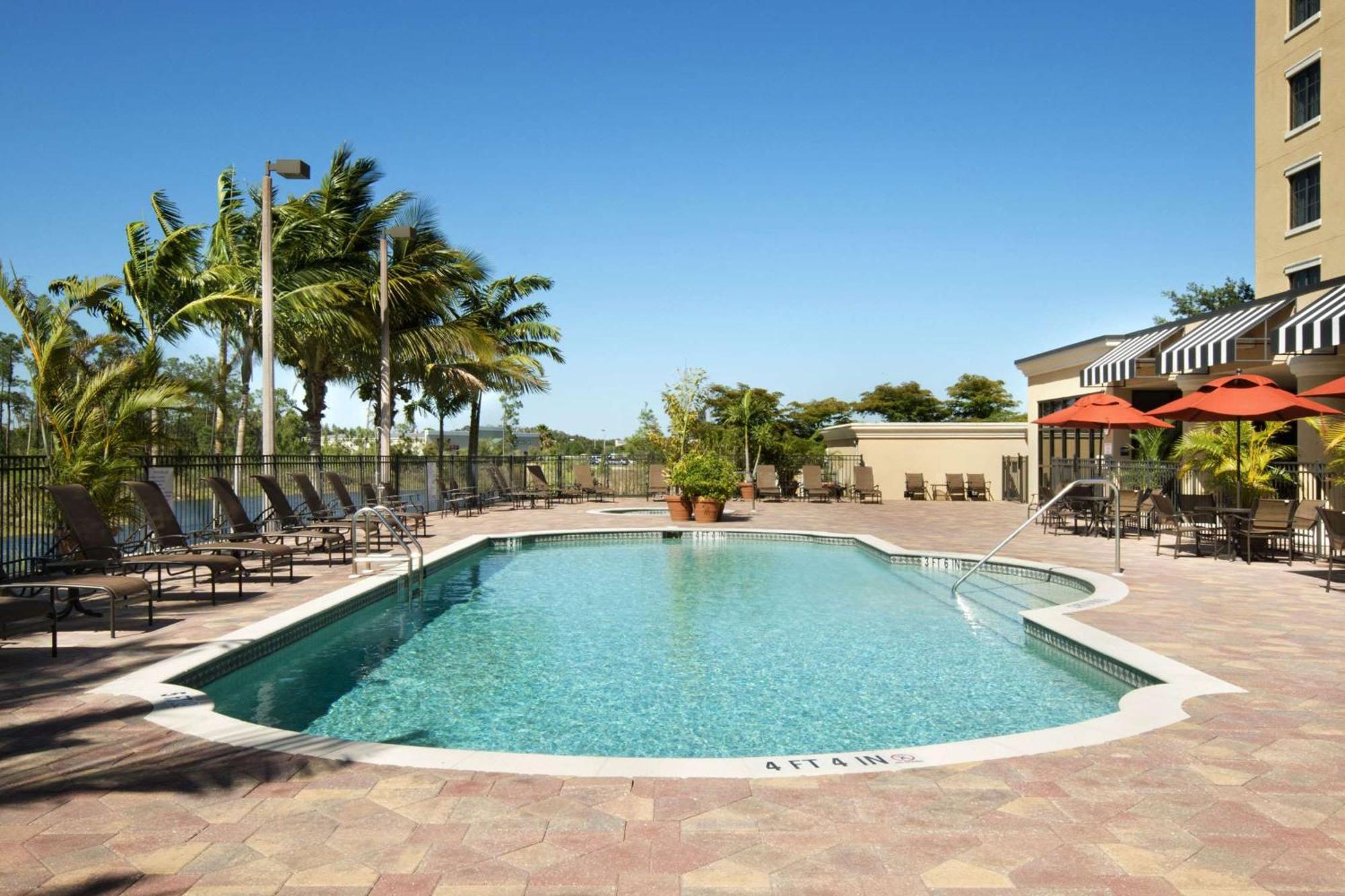 Embassy Suites Fort Myers - Estero Dış mekan fotoğraf