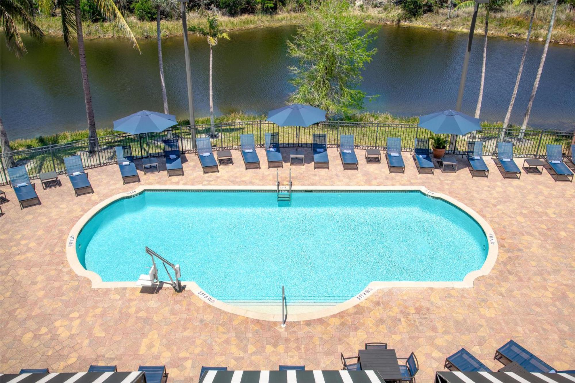 Embassy Suites Fort Myers - Estero Dış mekan fotoğraf